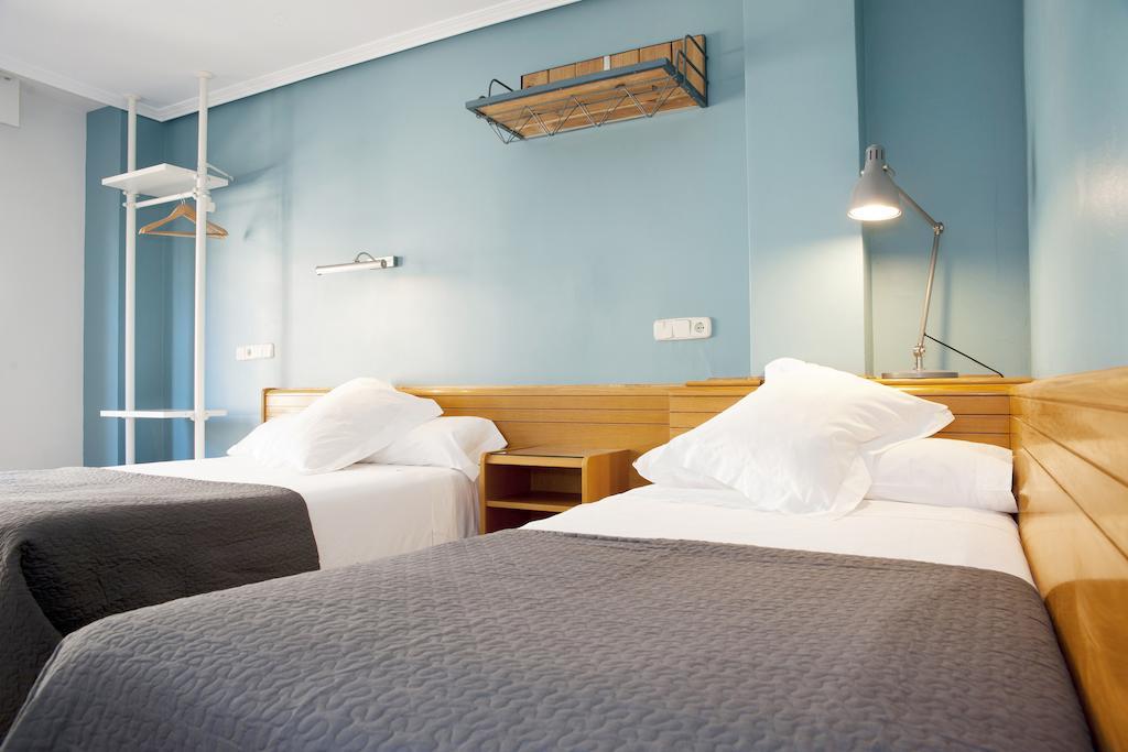 Apartamentos Sabinas Don Jaime Saragossa Zimmer foto